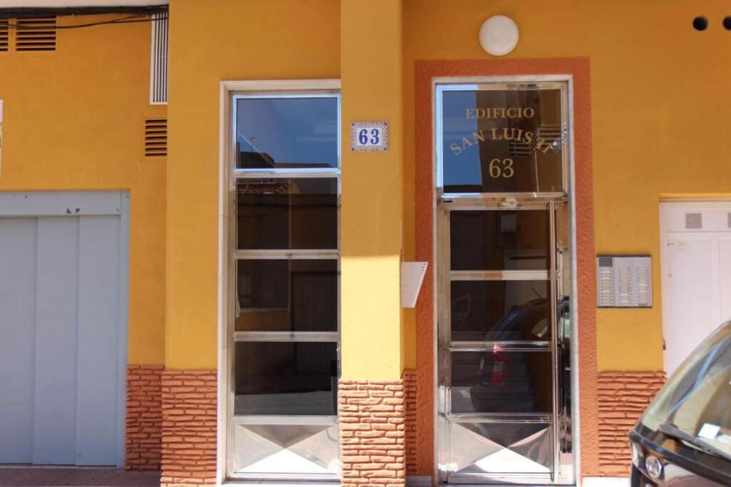 Linmarko Apartamento En Centro De Torrevieja Luaran gambar