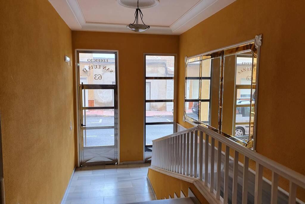 Linmarko Apartamento En Centro De Torrevieja Luaran gambar