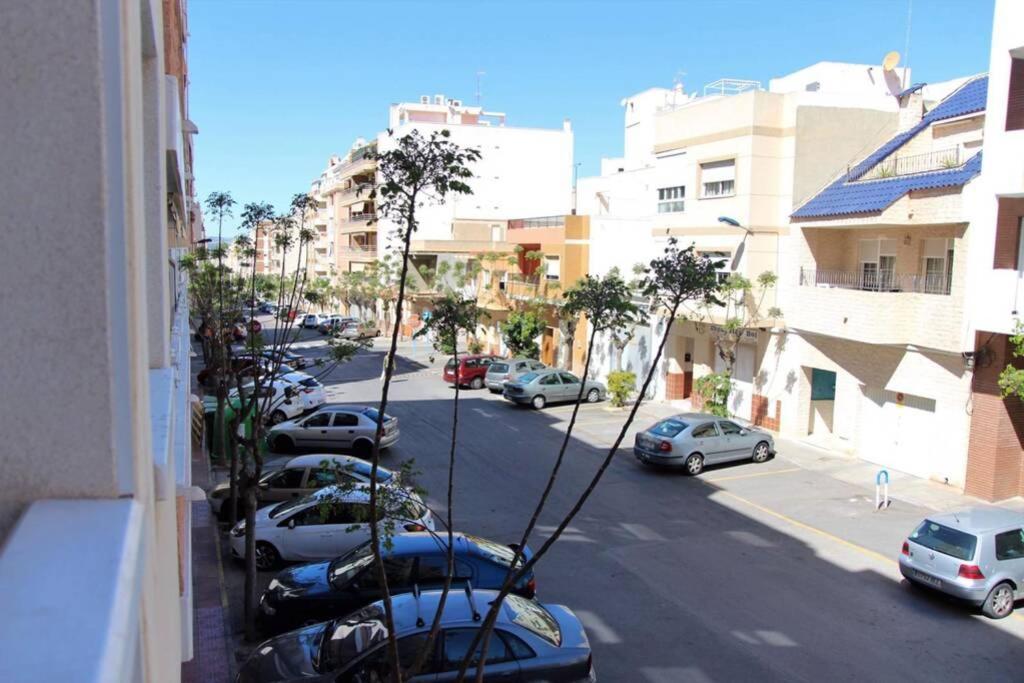 Linmarko Apartamento En Centro De Torrevieja Luaran gambar