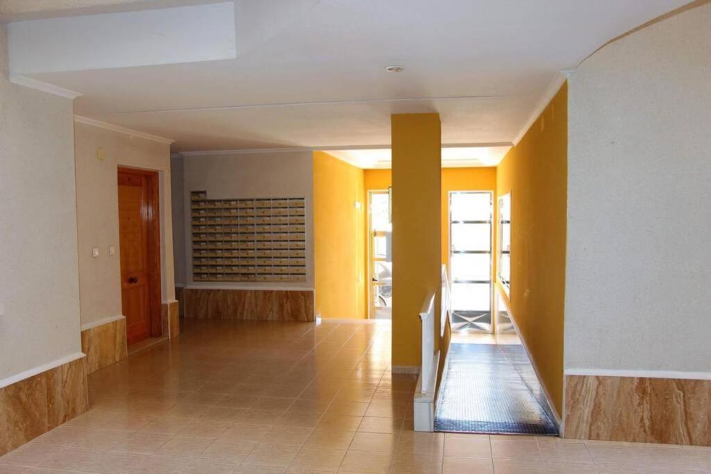Linmarko Apartamento En Centro De Torrevieja Luaran gambar