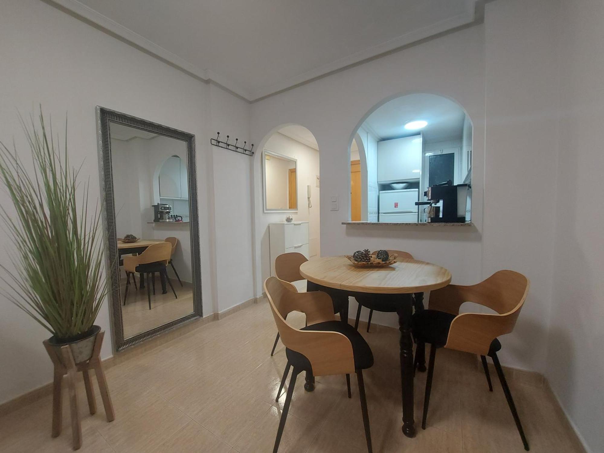 Linmarko Apartamento En Centro De Torrevieja Luaran gambar