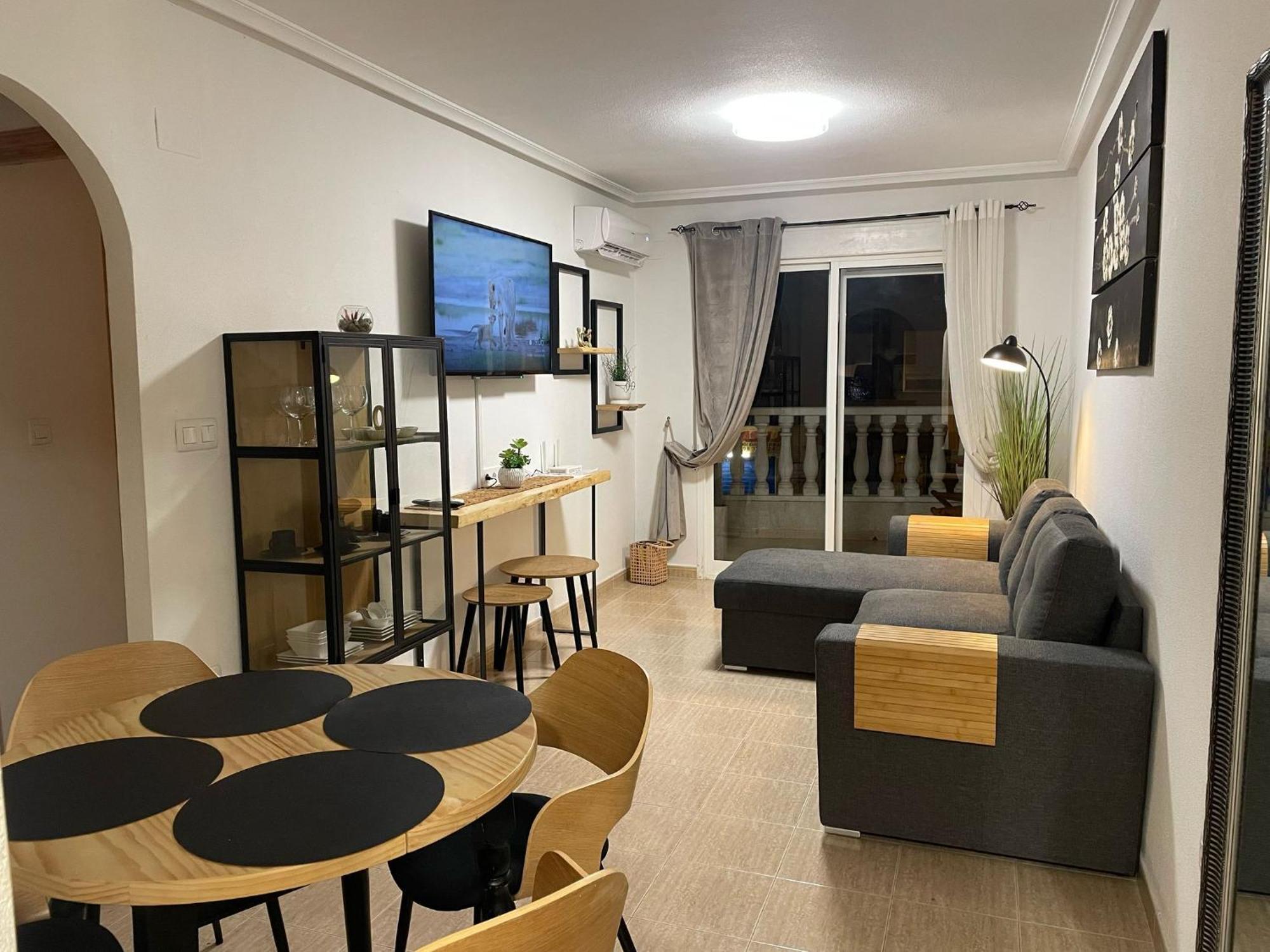 Linmarko Apartamento En Centro De Torrevieja Luaran gambar